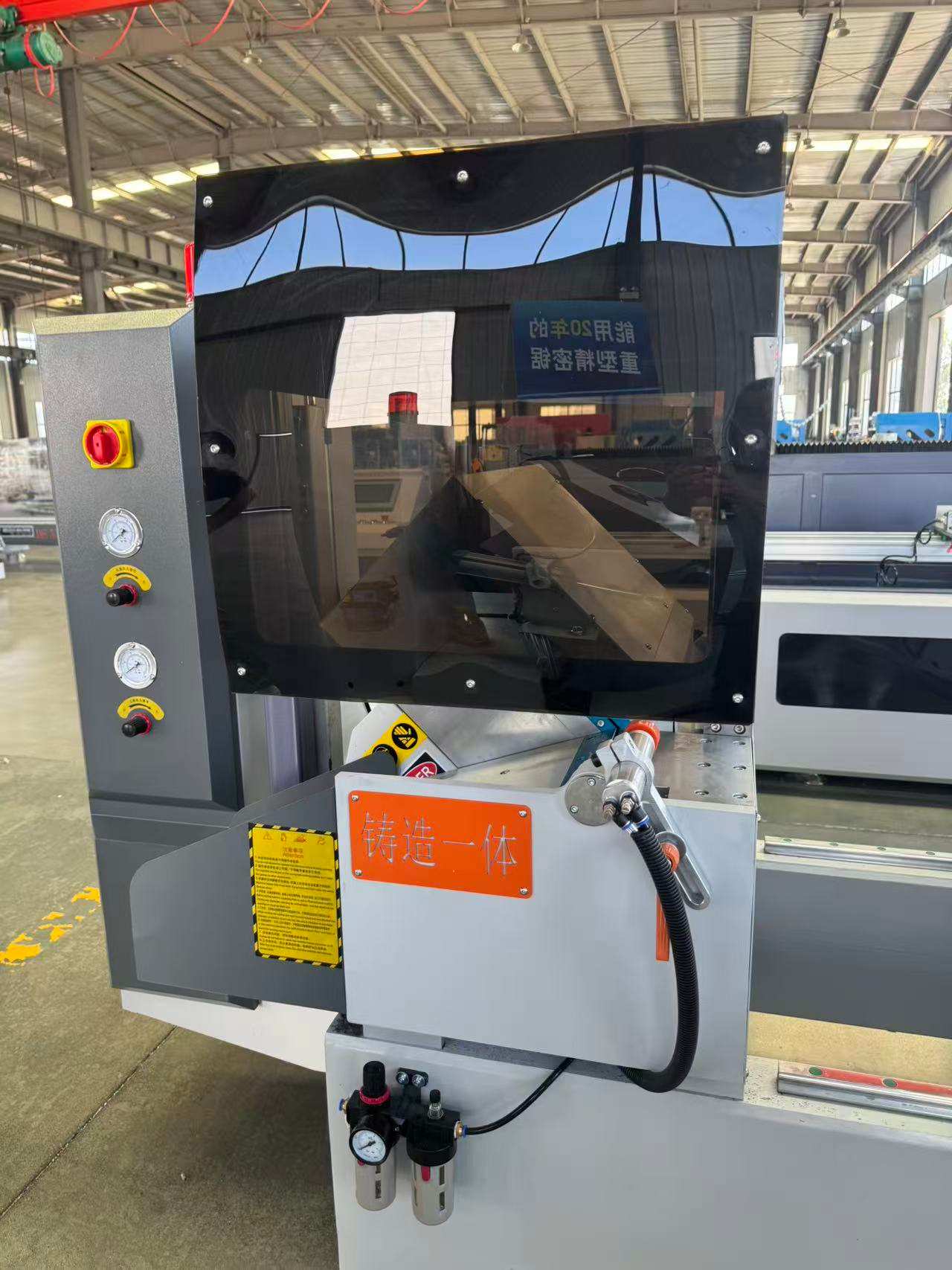 550 CNC Outward Swing Precision Cutting Saw, 45 ° / 90 °