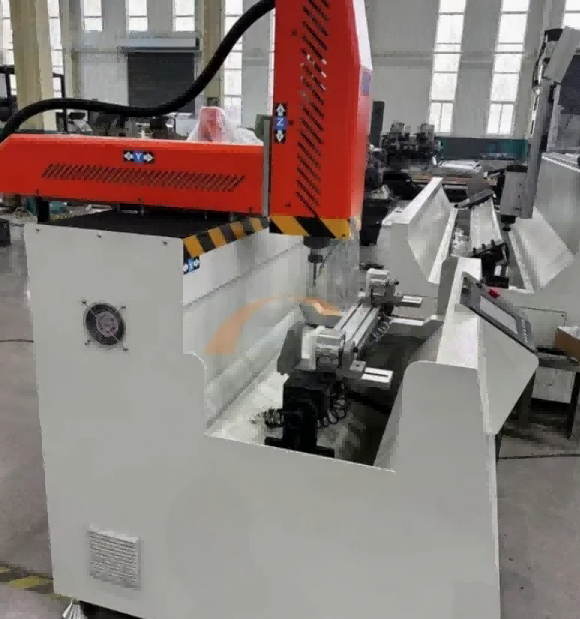 Pusat Mesin CNC Presisi Tinggi 800mm kanggo Profil Aluminium Industri Bagean Gedhe