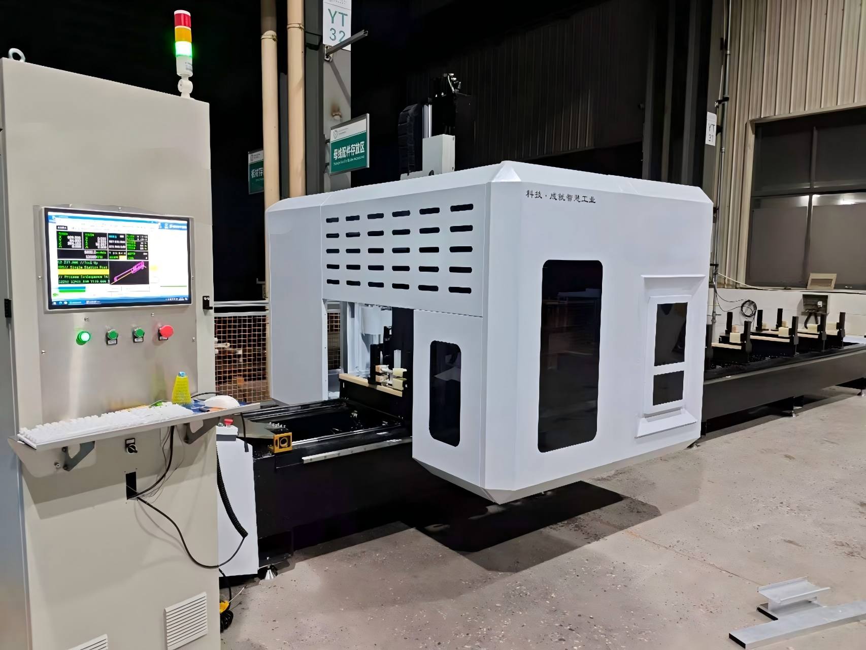 High-Precision 5-Axis Gantry Machining Center kanggo Komponen Wall Curtain