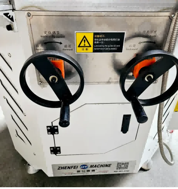 LZJ-100/3500 Tunggal Kepala Alu. Jendela Door Corner Nggabungke Machine